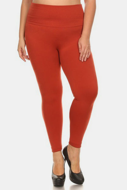 Leggings Yelete Full Size Seamless High Waist rosso, a vita alta, progettati per taglie forti con tessuto in pile caldo e morbido.